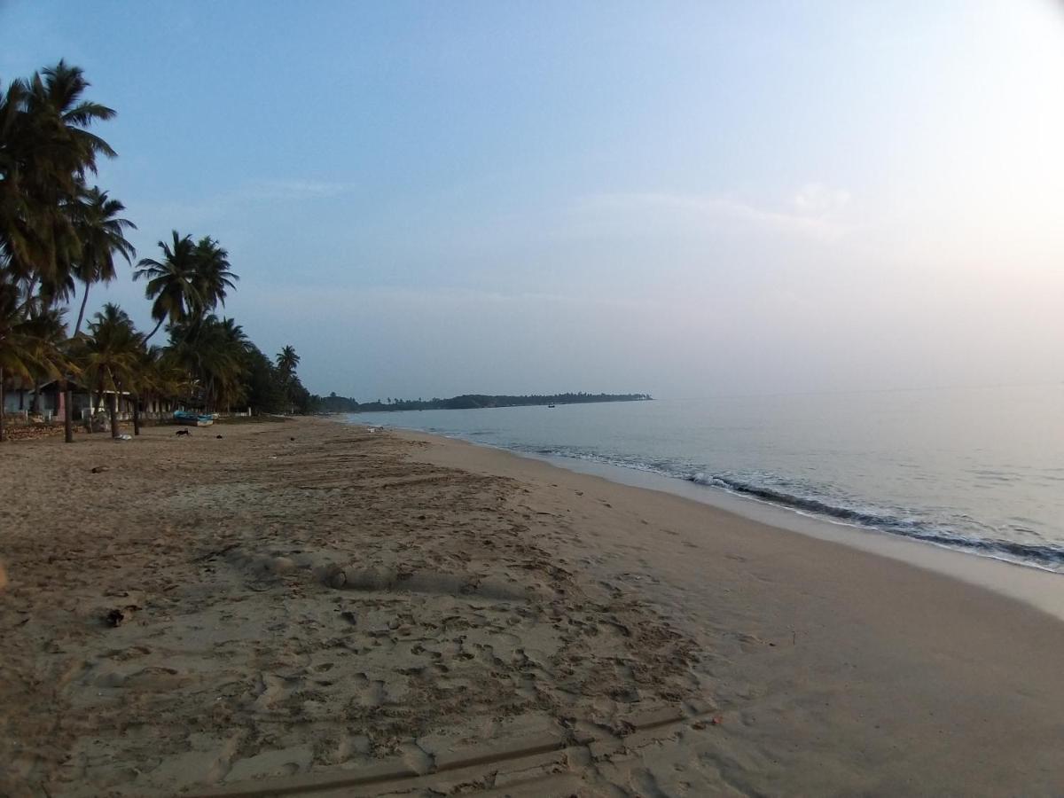 Beach Life Uppuveli Trincomalee Luaran gambar
