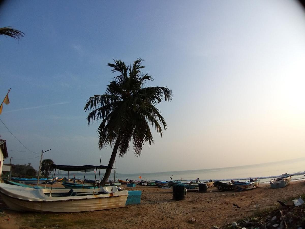 Beach Life Uppuveli Trincomalee Luaran gambar