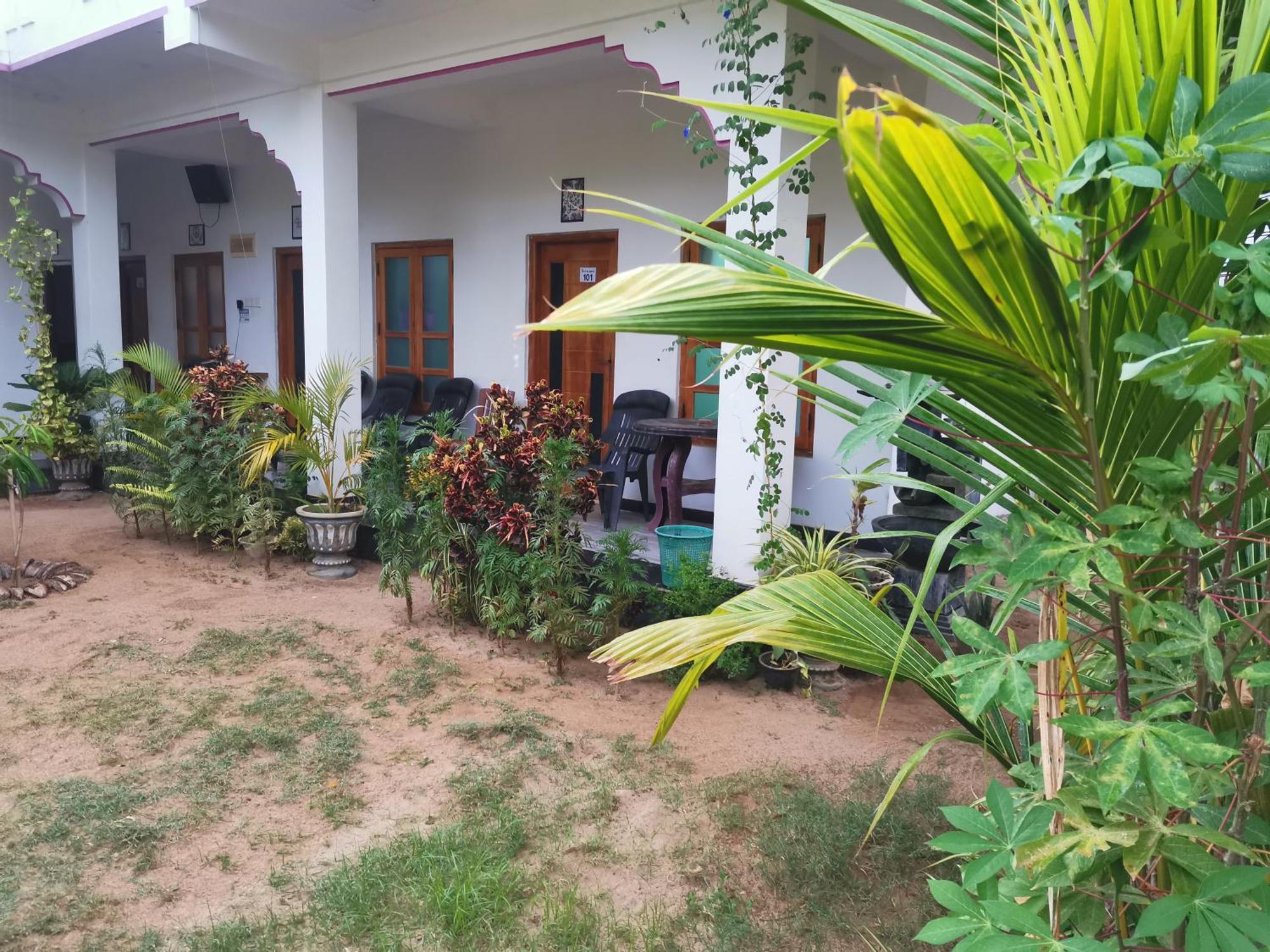 Beach Life Uppuveli Trincomalee Luaran gambar